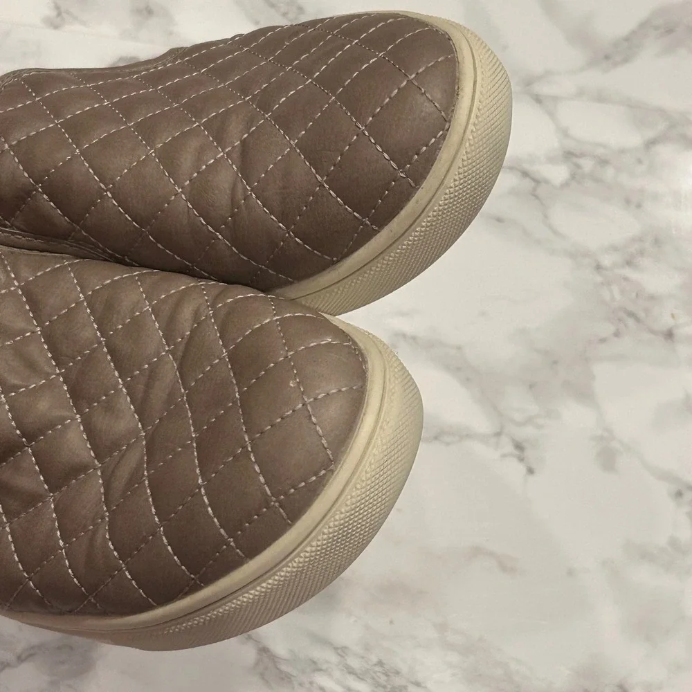 Steve Madden Women's Quilted Slip On Casual Sneakers Taupe